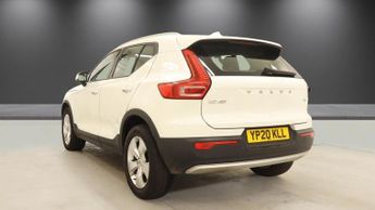 VOLVO XC40 1.5 T3 Momentum SUV 5dr Petrol Auto Euro 6 (s/s) (163 ps)