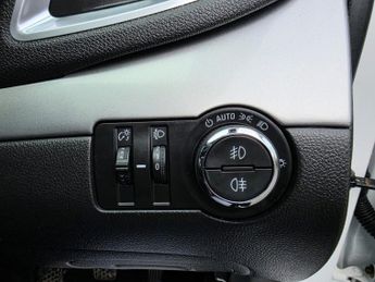 VAUXHALL MOKKA 1.6 Exclusiv SUV 5dr Petrol Manual 2WD Euro 5 (s/s) (115 ps)