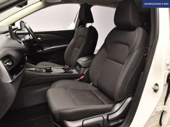 NISSAN QASHQAI 1.3 DIG-T MHEV N-Connecta SUV 5dr Petrol Hybrid XTRON Euro 6 (s/