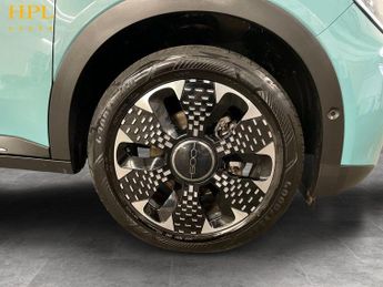 FIAT 600e 54kWh La Prima SUV 5dr Electric Auto (156 ps)