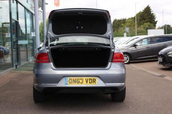 VOLKSWAGEN PASSAT 2.0 TDI BlueMotion Tech Highline Saloon 4dr Diesel Manual Euro 5