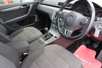 VOLKSWAGEN PASSAT 2.0 TDI BlueMotion Tech Highline Saloon 4dr Diesel Manual Euro 5