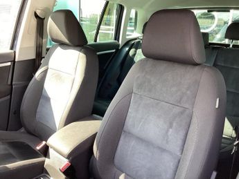 VOLKSWAGEN TIGUAN 2.0 TDI BlueMotion Tech Match SUV 5dr Diesel DSG 4WD Euro 5 (s/s