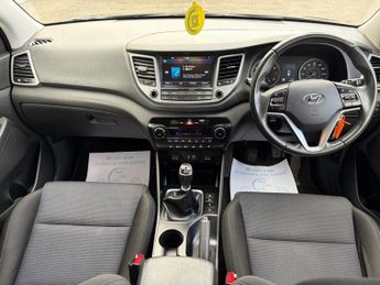 HYUNDAI TUCSON 1.6 GDi Blue Drive SE Nav SUV 5dr Petrol Manual Euro 6 (s/s) (13