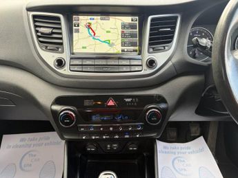 HYUNDAI TUCSON 1.6 GDi Blue Drive SE Nav SUV 5dr Petrol Manual Euro 6 (s/s) (13