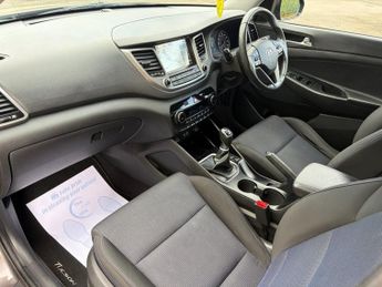 HYUNDAI TUCSON 1.6 GDi Blue Drive SE Nav SUV 5dr Petrol Manual Euro 6 (s/s) (13