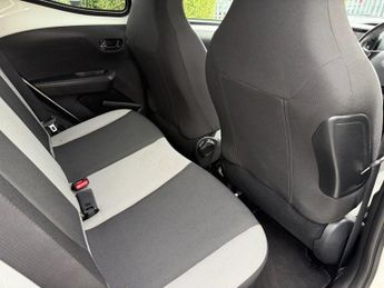 TOYOTA AYGO 1.0 VVT-i x-press Hatchback 5dr Petrol x-shift Euro 6 (68 ps)
