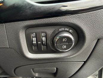 VAUXHALL ASTRA 1.4i Turbo SRi Hatchback 5dr Petrol Auto Euro 6 (s/s) (150 ps)