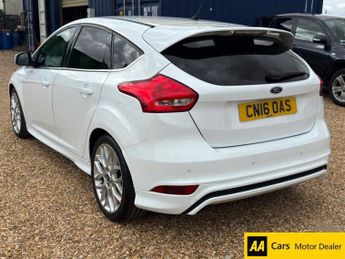 FORD FOCUS 1.5 TDCi Zetec S Hatchback 5dr Diesel Manual Euro 6 (s/s) (120 p