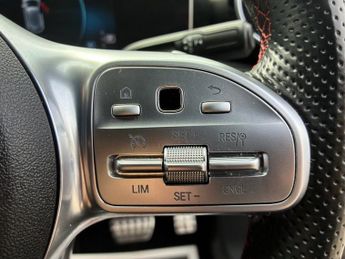 MERCEDES-BENZ A CLASS 1.3 A200 AMG Line (Executive) Hatchback 5dr Petrol 7G-DCT Euro 6