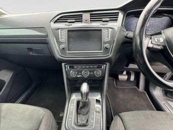 VOLKSWAGEN TIGUAN 2.0 TDI BlueMotion Tech SEL SUV 5dr Diesel DSG Euro 6 (s/s) (150