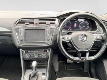 VOLKSWAGEN TIGUAN 2.0 TDI BlueMotion Tech SEL SUV 5dr Diesel DSG Euro 6 (s/s) (150
