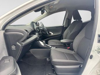 TOYOTA YARIS 1.5 VVT-h Design Hatchback 5dr Petrol Hybrid E-CVT Euro 6 (s/s) 