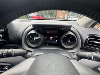 TOYOTA YARIS 1.5 VVT-h Design Hatchback 5dr Petrol Hybrid E-CVT Euro 6 (s/s) 