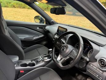 NISSAN JUKE 1.0 DIG-T N-Connecta SUV 5dr Petrol DCT Auto Euro 6 (s/s) (114 p