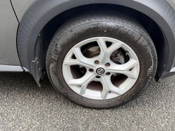 NISSAN JUKE 1.0 DIG-T N-Connecta SUV 5dr Petrol DCT Auto Euro 6 (s/s) (114 p