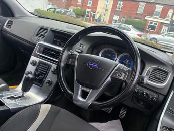 VOLVO V60 2.4 D5 R-Design Estate 5dr Diesel Geartronic Euro 5 (205 ps)