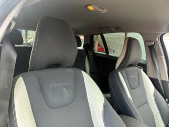 VOLVO V60 2.4 D5 R-Design Estate 5dr Diesel Geartronic Euro 5 (205 ps)