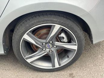 VOLVO V60 2.4 D5 R-Design Estate 5dr Diesel Geartronic Euro 5 (205 ps)