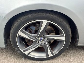 VOLVO V60 2.4 D5 R-Design Estate 5dr Diesel Geartronic Euro 5 (205 ps)