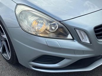 VOLVO V60 2.4 D5 R-Design Estate 5dr Diesel Geartronic Euro 5 (205 ps)
