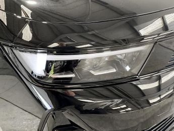 VAUXHALL Astra Electric 54kWh Ultimate Hatchback 5dr Electric Auto (156 ps)