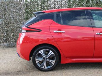NISSAN LEAF 40kWh N-Connecta Hatchback 5dr Electric Auto (150 ps)