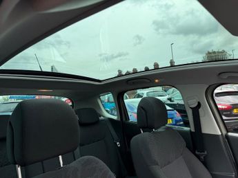 PEUGEOT 3008 1.6 e-HDi Allure SUV 5dr Diesel EGC Euro 5 (s/s) (115 ps)