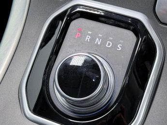 LAND ROVER RANGE ROVER EVOQUE 2.2 SD4 Pure Tech SUV 5dr Diesel Auto 4WD Euro 5 (s/s) (190 ps)