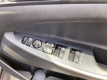 HYUNDAI TUCSON 1.6 GDi Blue Drive SE SUV 5dr Petrol Manual Euro 6 (s/s) (132 ps