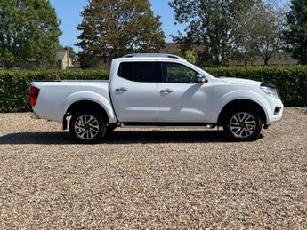 NISSAN NAVARA 2.3 dCi Tekna Pickup Double Cab 4dr Diesel Manual 4WD Euro 6 (s/