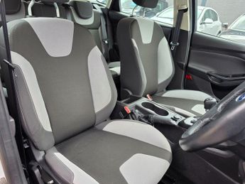 FORD FOCUS 1.0T EcoBoost Zetec Hatchback 5dr Petrol Manual Euro 5 (s/s) (12