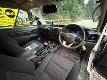 TOYOTA HILUX 2.4 D-4D Active Pickup Double Cab 4dr Diesel Manual 4WD Euro 6 (