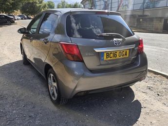 TOYOTA YARIS 1.5 VVT-h Icon Hatchback 5dr Petrol Hybrid E-CVT Euro 6 (101 ps)