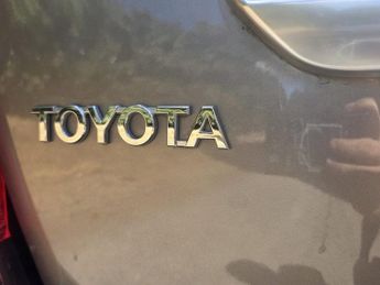 TOYOTA YARIS 1.5 VVT-h Icon Hatchback 5dr Petrol Hybrid E-CVT Euro 6 (101 ps)