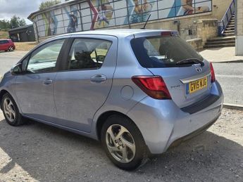 TOYOTA YARIS 1.5 VVT-h Icon Hatchback 5dr Petrol Hybrid E-CVT Euro 6 (101 ps)