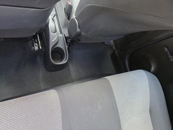 TOYOTA YARIS 1.5 VVT-h Icon Hatchback 5dr Petrol Hybrid E-CVT Euro 6 (101 ps)