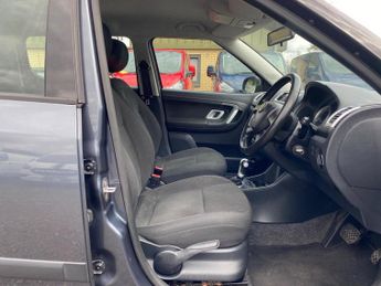 SKODA FABIA 1.6 16V 3 Tiptronic 5dr
