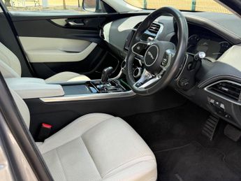 JAGUAR XE 2.0 P250i R-Dynamic S Auto Euro 6 (s/s) 4dr