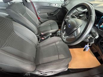 FORD FIESTA 1.0T EcoBoost Zetec Hatchback 5dr Petrol Powershift Euro 6 (100 