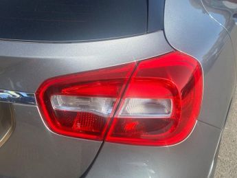 MERCEDES-BENZ 180 2.1 GLA200d Sport (Executive) SUV 5dr Diesel 7G-DCT Euro 6 (s/s)