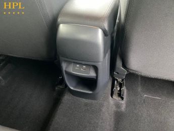 NISSAN JUKE 1.0 DIG-T N-Connecta SUV 5dr Petrol DCT Auto Euro 6 (s/s) (114 p