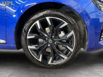 RENAULT CLIO 1.6 E-TECH techno Hatchback 5dr Petrol Hybrid Auto Euro 6 (s/s) 