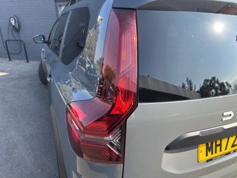 DACIA JOGGER 1.0 TCe Extreme SE MPV 5dr Petrol Manual Euro 6 (s/s) (110 ps)