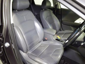 KIA NIRO 1.6h GDi First Edition SUV 5dr Petrol Hybrid DCT Euro 6 (s/s) (1