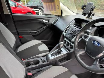 FORD FOCUS 1.6 Zetec Estate 5dr Petrol Powershift Euro 5 (125 ps)