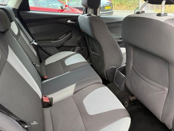 FORD FOCUS 1.6 Zetec Estate 5dr Petrol Powershift Euro 5 (125 ps)