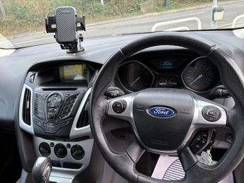 FORD FOCUS 1.6 Zetec Estate 5dr Petrol Powershift Euro 5 (125 ps)