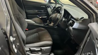 TOYOTA C-HR 1.8 VVT-h Design SUV 5dr Petrol Hybrid CVT Euro 6 (s/s) (122 ps)