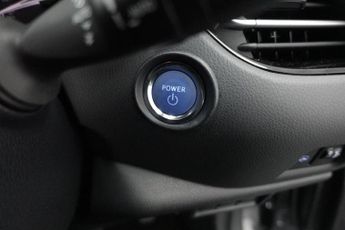 TOYOTA C-HR 1.8 VVT-h Design SUV 5dr Petrol Hybrid CVT Euro 6 (s/s) (122 ps)